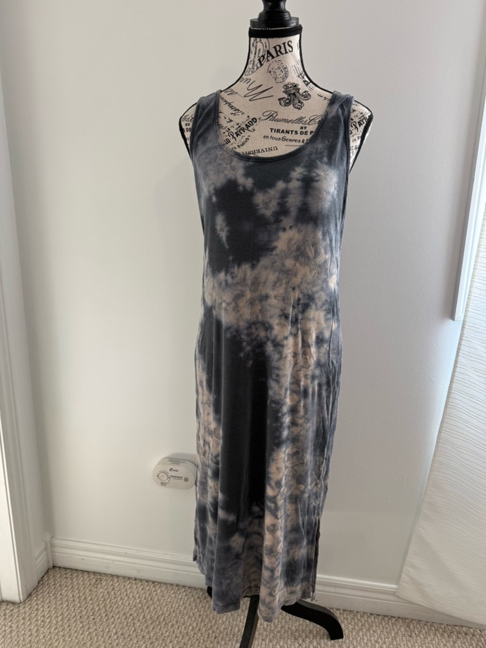 Treasure & Bond Tie-Dye Maxi Dress in Charcoal and Beige
